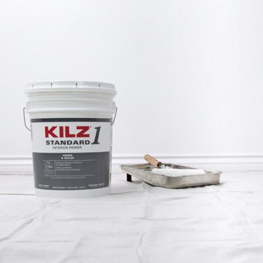  KILZ, 1 galón Pintura de recubrimiento exterior para establo y  valla, color blanco, 10111 : Herramientas y Mejoras del Hogar