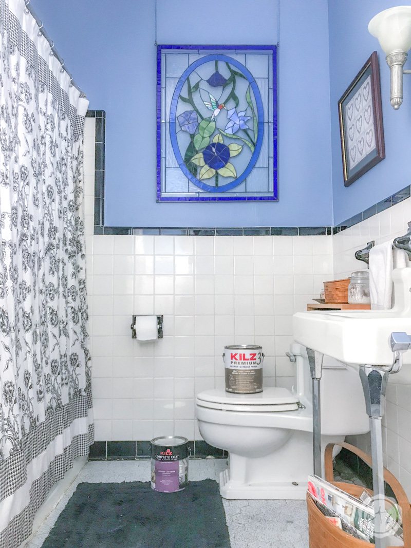 Small bathroom makeover with KILZ 3 Premium