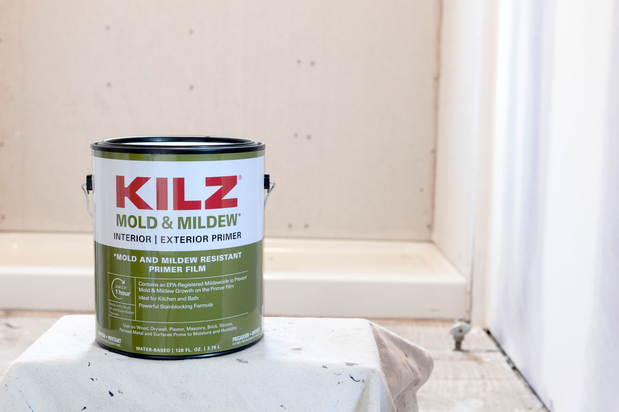 Image of KILZ Mold and Mildew 1-gallon can in a bathroom