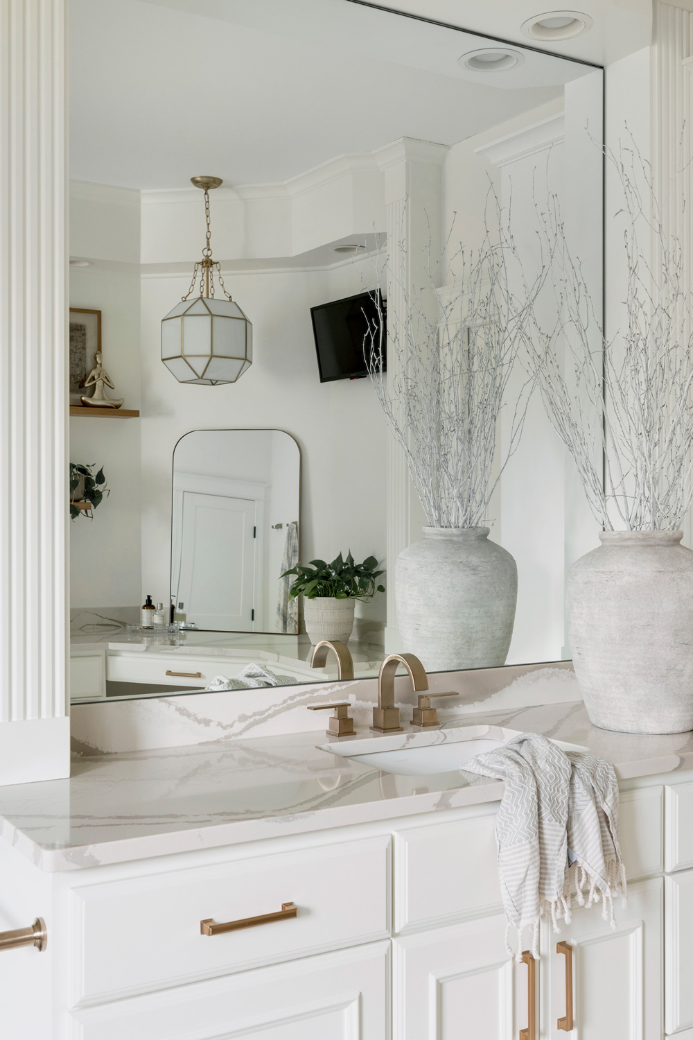 A SpaLike Bathroom Remodel Using KILZ® Primers to Create a Blank